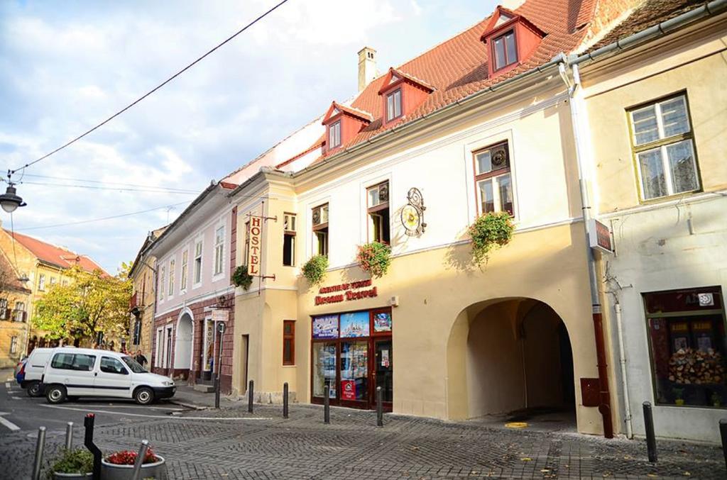 Hostel Pangeea Sibiu Luaran gambar